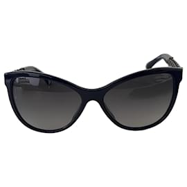 Chanel Sonnenbrille mit schwarzem Kettendetail