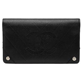 Portafoglio lungo in pelle di agnello con cucitura Coco Mark V di Chanel