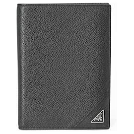 Funda para pasaporte Prada en Saffiano Negro