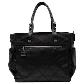 Chanel Gran Tote Biarritz París en Lona Acolchada Negra