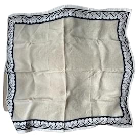 Foulard in seta beige e nero - Hermès