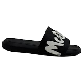 Infradito con logo graffiti Alexander McQueen in gomma nera - Alexander Mcqueen