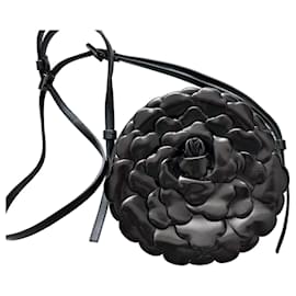 Sac Valentino Garavani Atelier en cuir noir forme rose