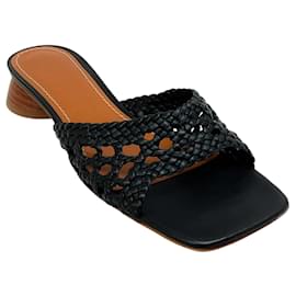 Sandali Slide Simone in pelle nera all'uncinetto Staud