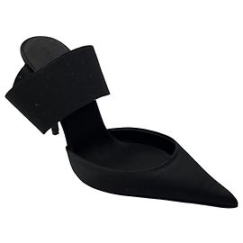 Schwarze Satin-Mules mit elastischem Band von Bruno Frisoni