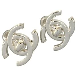 Orecchini placcati con motivo Turnlock di Chanel Coco Mark