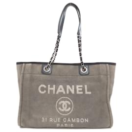 Borsa Deauville di Chanel