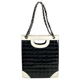 Zwei-Farben-Logo Schokoladentafel Tote Bag von Chanel