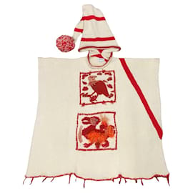 Poncho de lana bordado de la colección Loewe