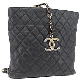 CHANEL Matelassé Schultertasche aus Lammleder Schwarz Gold CC Auth ARZ445