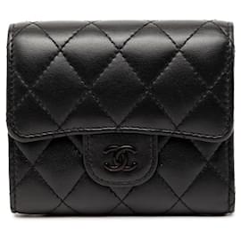 Chanel Matelassé schwarzes Lammleder Tri-Fold Geldbörse