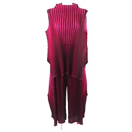 Issey Miyake PLEATS PLEASE PLEATS PLEASE Set in poliestere con t-shirt senza maniche a collo alto e pantaloni larghi