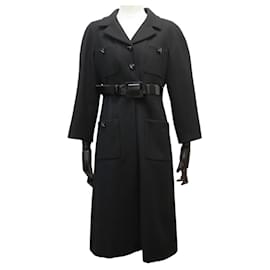 CHANEL-MANTEL P32031V19402 M38 LANG AUS SCHWARZEM WOLLE MIT GÜRTEL