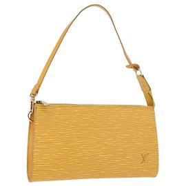 LOUIS VUITTON Pochette Accessoires Epi Pouch Giallo M52949 LV Auth 170894