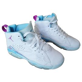 Autre Marque Weiße und blaue Jordan MVP (GS) High-Top-Sneaker