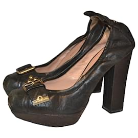 Alessandro Dell'Acqua Pumps aus Leder schwarz mit Plateau Größe 36