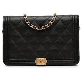 Portafoglio Boy in Caviar Nero Trapuntato di Chanel con Catena