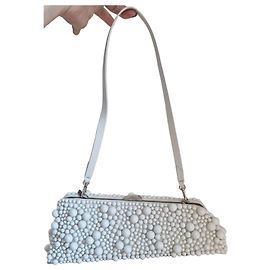 Attico Borsa a mano "Long Night" in pelle bianca con perle