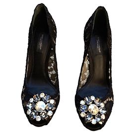 Dolce & Gabbana Schwarze Spitzenpumps mit Kristallen