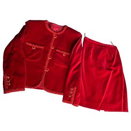 Autre Marque Conjunto de chaqueta y falda en terciopelo rojo