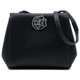 Borsa da sera in satin nero Camelia di Chanel