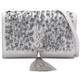 Portafoglio a catena Monogram Kate in vitello bianco perlato con frange di Saint Laurent