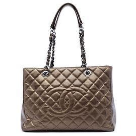 Bolso de compras grande de caviar metálico marrón Chanel
