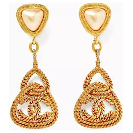 Orecchini dichiarativi vintage con borchie di Chanel