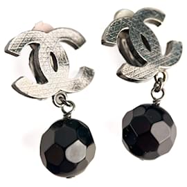 Orecchini PCO in metallo e decorati con perline nere - Chanel