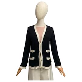Schwarzer Wollcardigan mit cremefarbenem Besatz und goldenen Knöpfen - By Malene Birger