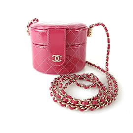 Chanel Bolso cruzado de charol para cosméticos
