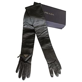 Lange schwarze Lammlederhandschuhe von Prada Größe 7,5