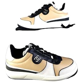 Chanel Sneakers bicolore