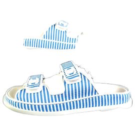 Chanel Sandalias de Velcro a Rayas