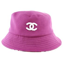Chanel Cappello bucket con perline CC