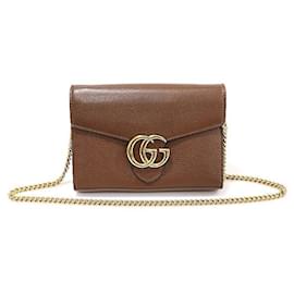 Gucci Mini borsa a tracolla GG Marmont in pelle texturizzata marrone con catena