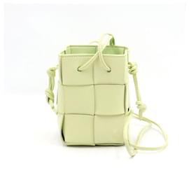 Bottega Veneta Mini borsa a secchiello lavata al limone e a tracolla