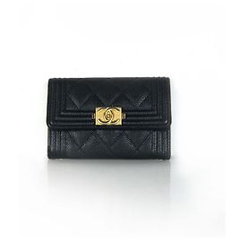 Chanel Billetera con solapa de caviar para hombre
