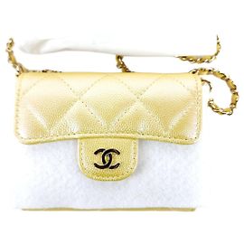Chanel Cartera de cadena caviar clásica