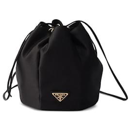Mini borsa a secchiello in satin nero - Prada