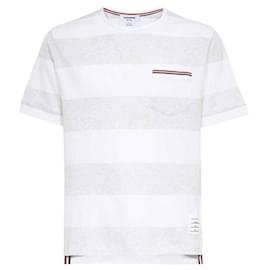 T-shirt a maniche corte con righe rugby e tasca RWB - Thom Browne