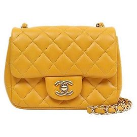 Chanel Piccola Borsa a Spalla Gialla con Catena