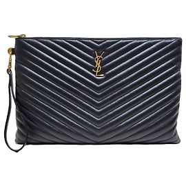 Saint Laurent Grande pochette in pelle di vitello nera trapuntata con dettagli dorati