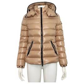 Glänzende beige kurze gepolsterte Jacke - Moncler