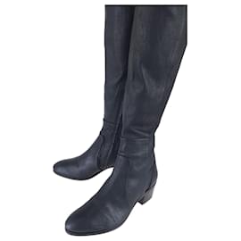 Chanel Botas altas con logotipo CC