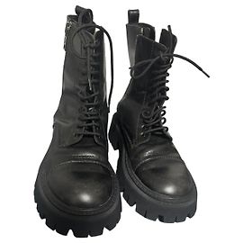 Botines de Cuero Negro Balenciaga