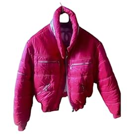 Increíble chaqueta puffer de la colección Sport de Chanel