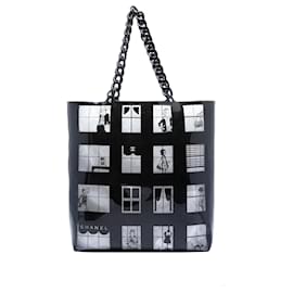 Sac à fenêtre Coco en vinyle noir Chanel