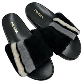 Mule Prada in pelle nera