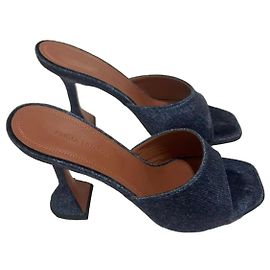 Sandali Amina Muaddi Lupita Slipper Velvet Denim Blu